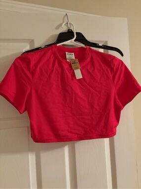 Women’s Cropped Crewneck Tee - Red
